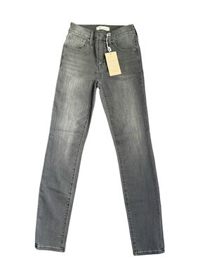 Skinny Jeans in Washed Gray - Women